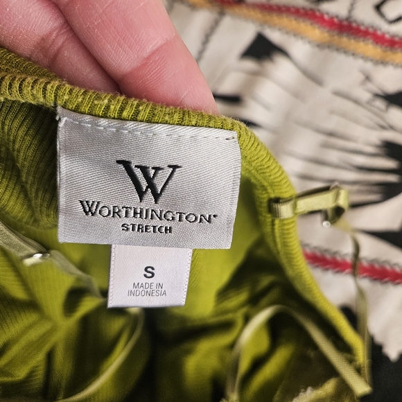 Worthington Green Lace Front Tank - Picture 3 of 3